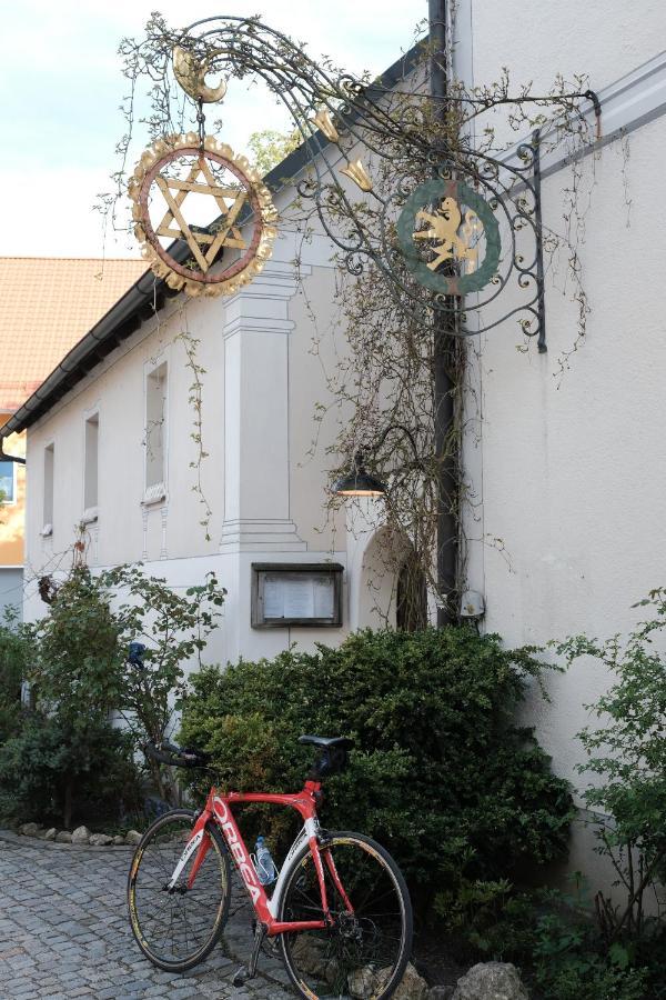 卡尔曼兹 Zum Goldenen Lowen酒店 外观 照片
